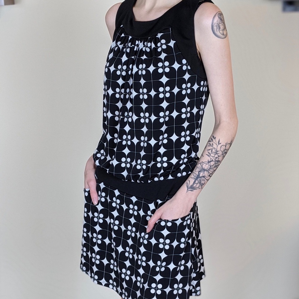 S Flapper Style Drop Waist Dress